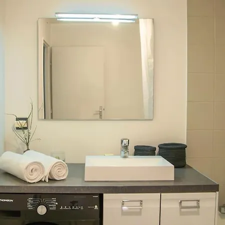 Spacieux - Canal -stade - Wifi Apartament